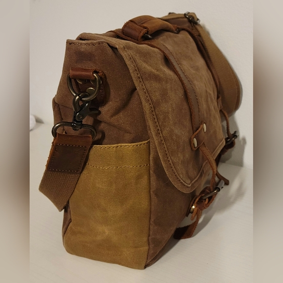 Nomad Trail Waxed Canvas Leather Messenger Bag - Picture 8 of 11